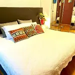 Margaret Bridge Cozy Flat